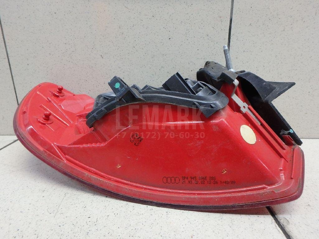 Фонарь задний наружный правый