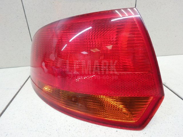 Фонарь задний наружный левый