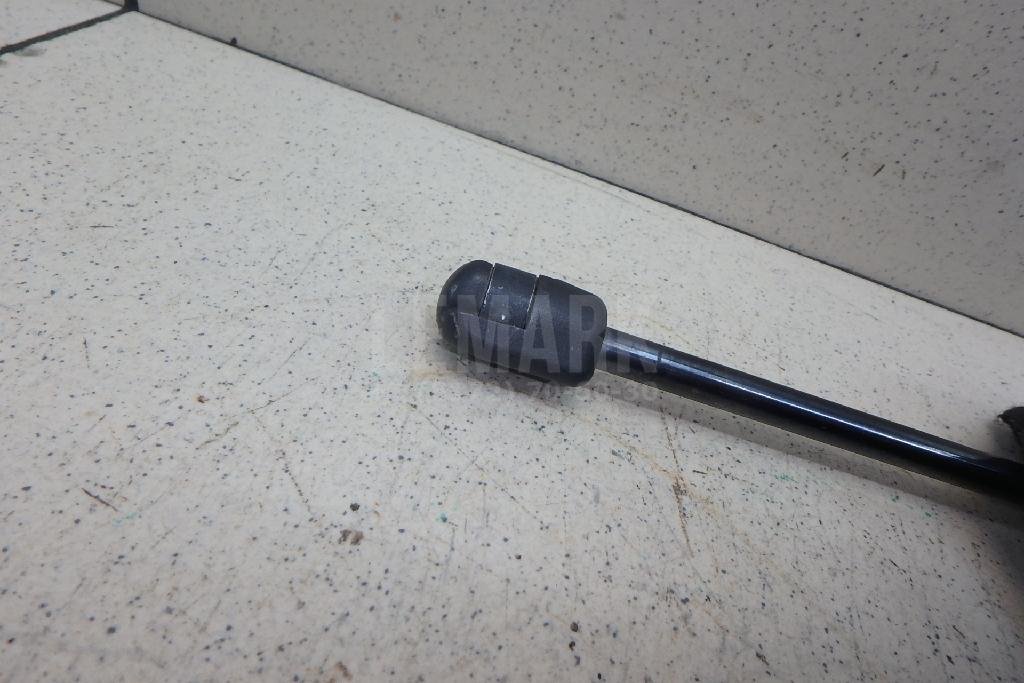 Амортизатор двери багажника