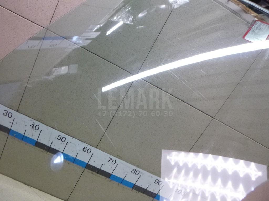 Стекло двери передней левой