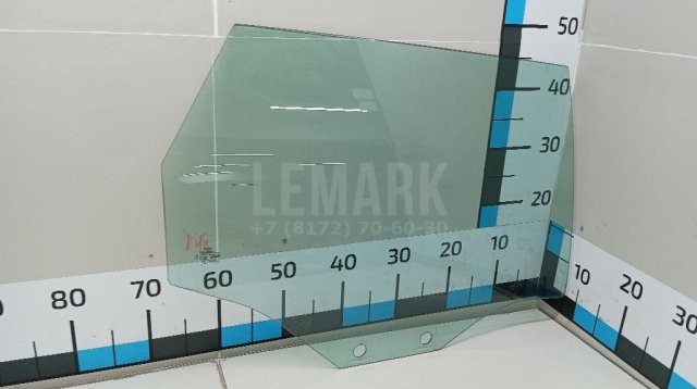 Стекло двери задней правой