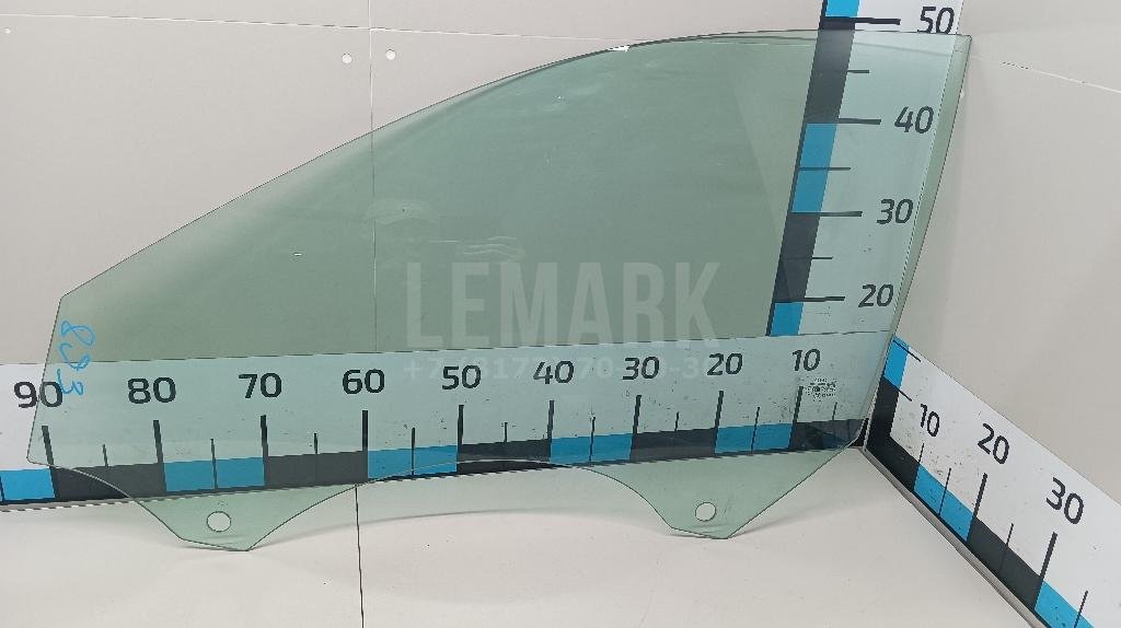 Стекло двери передней левой