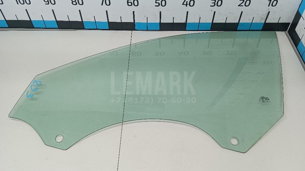 Стекло двери передней левой