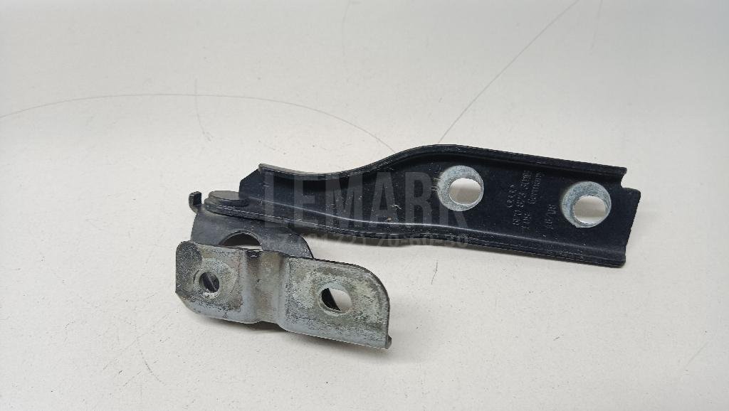 Петля капота левая