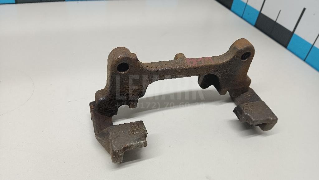 Скоба суппорта переднего