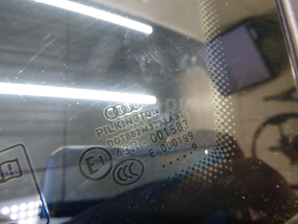 Стекло кузовное глухое правое