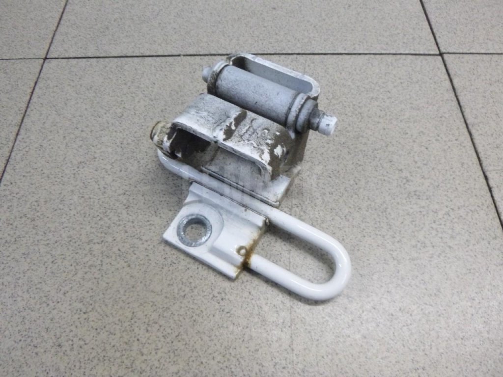 Петля двери задней правой нижняя