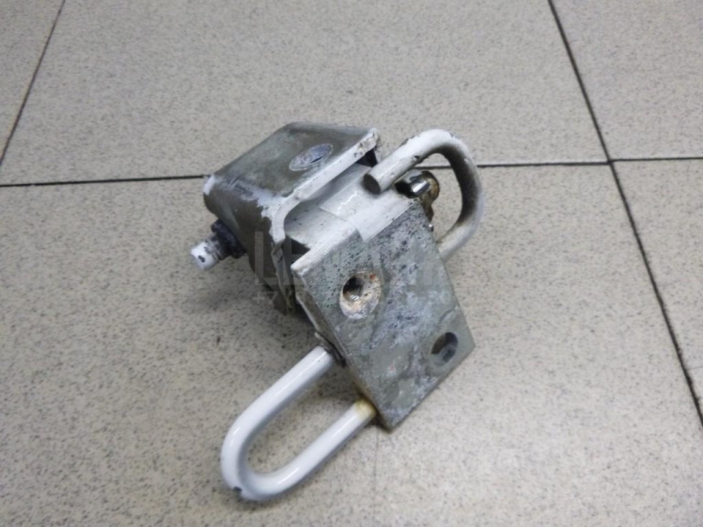 Петля двери задней правой нижняя