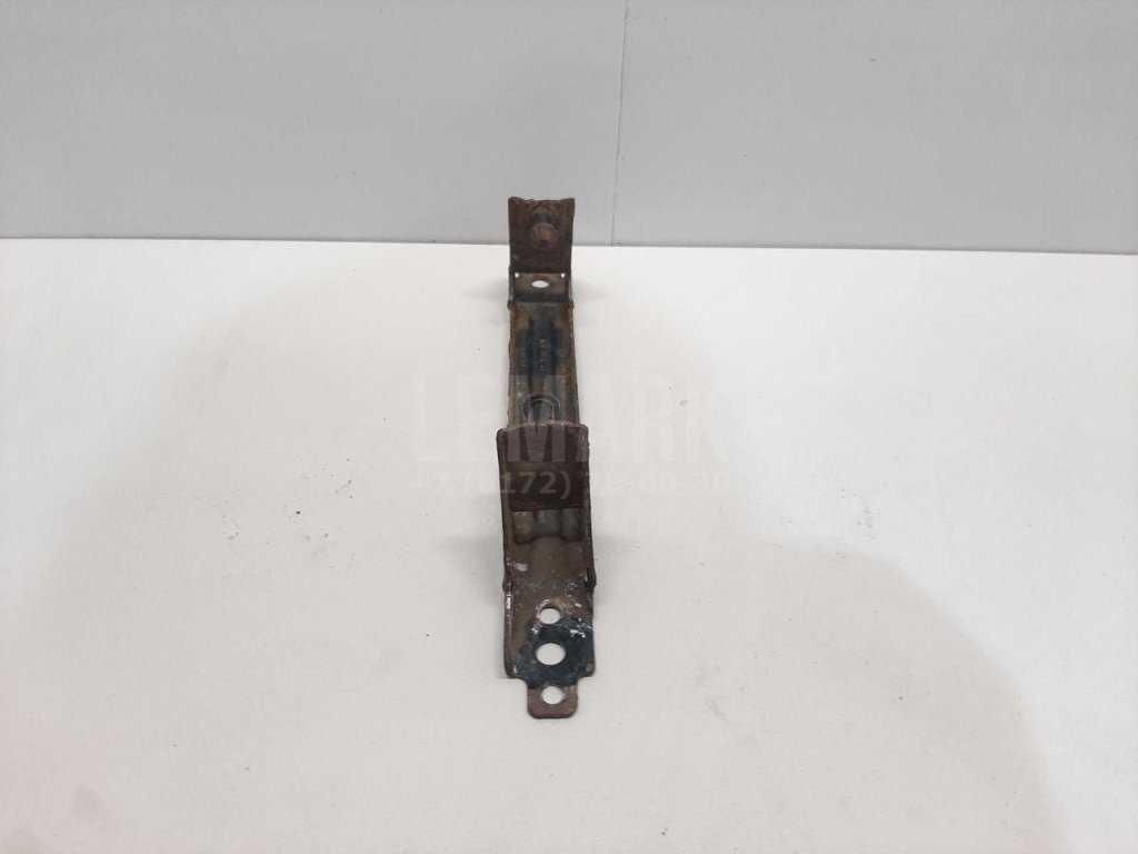 Кронштейн глушителя