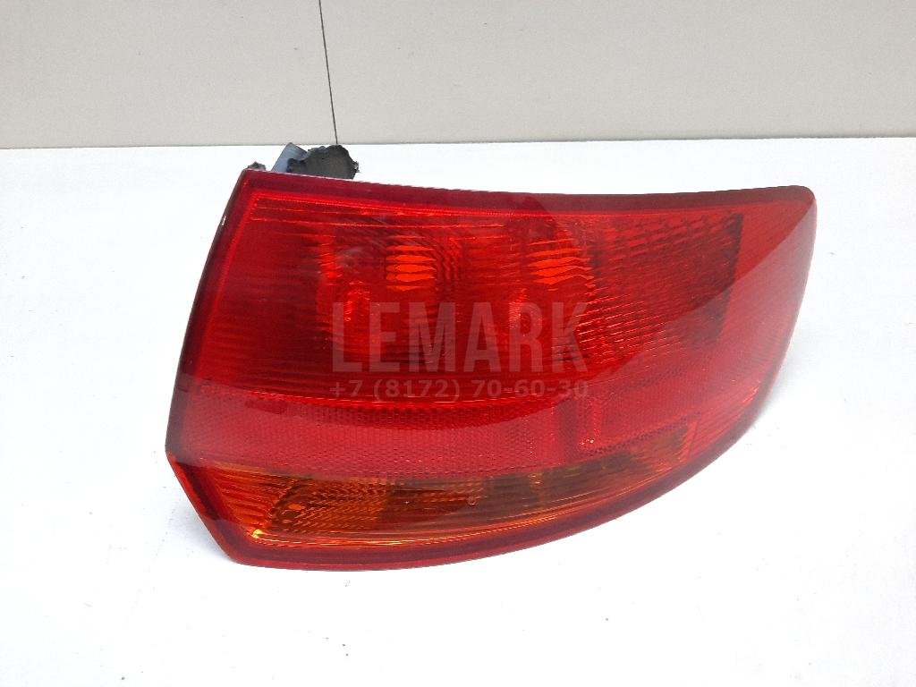 Фонарь задний наружный правый
