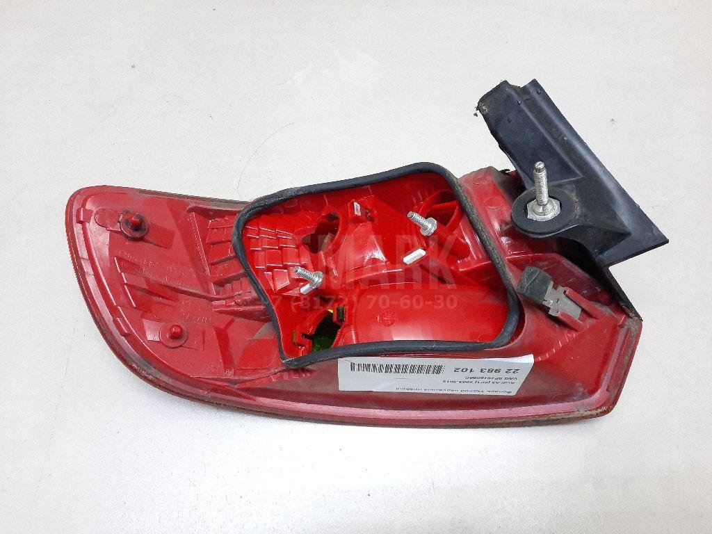 Фонарь задний наружный правый