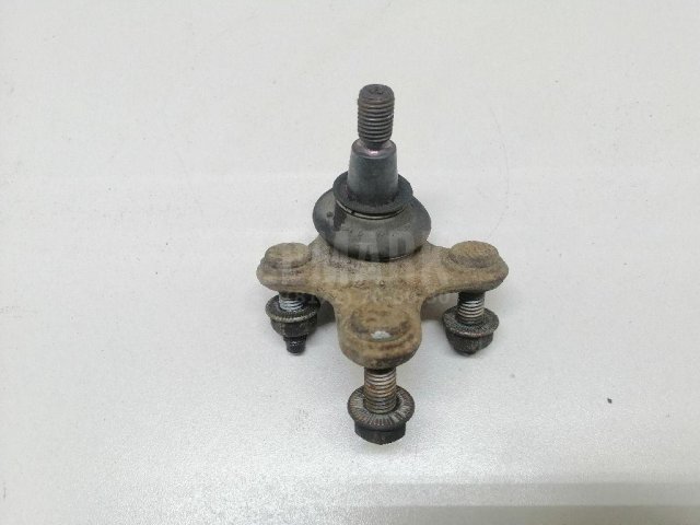 Опора шаровая правая передней подвески