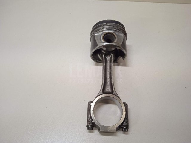 Поршень с шатуном
