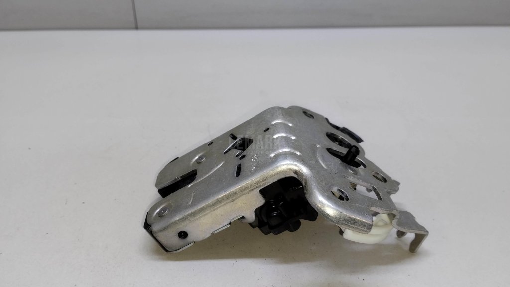 Замок багажника