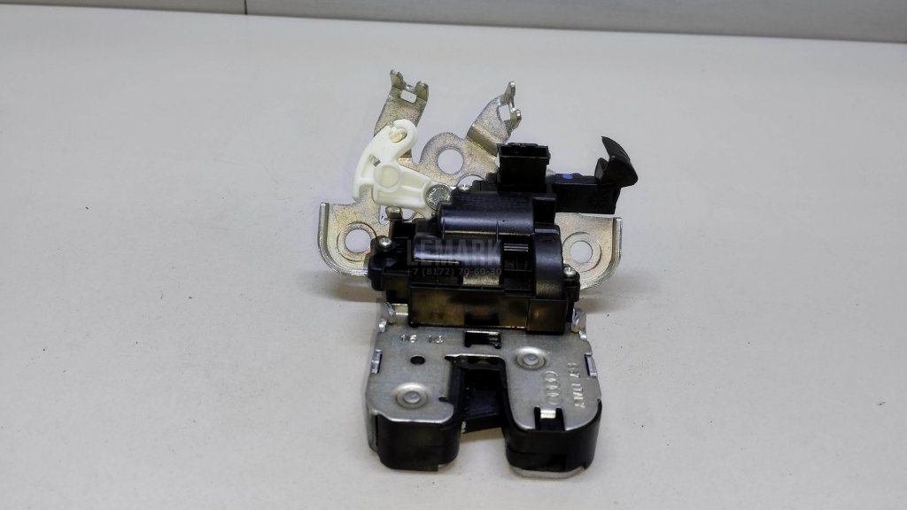 Замок багажника