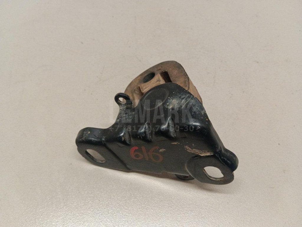 Кронштейн глушителя