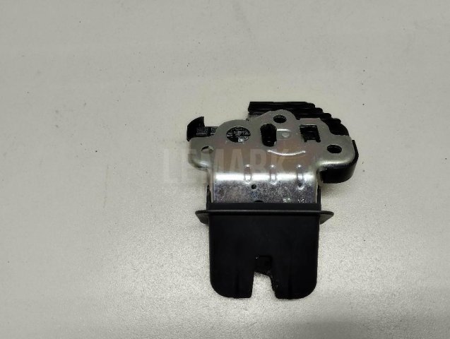 Замок багажника