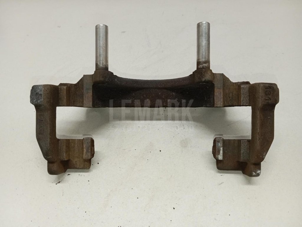 Скоба суппорта переднего