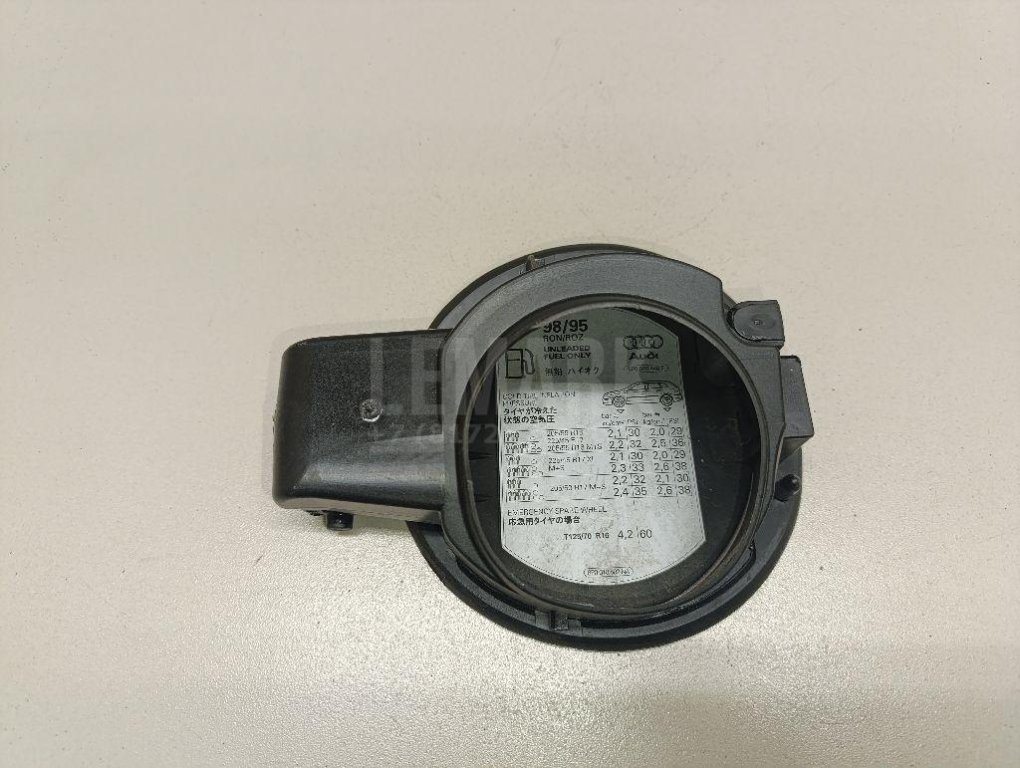 Ниша лючка бензобака