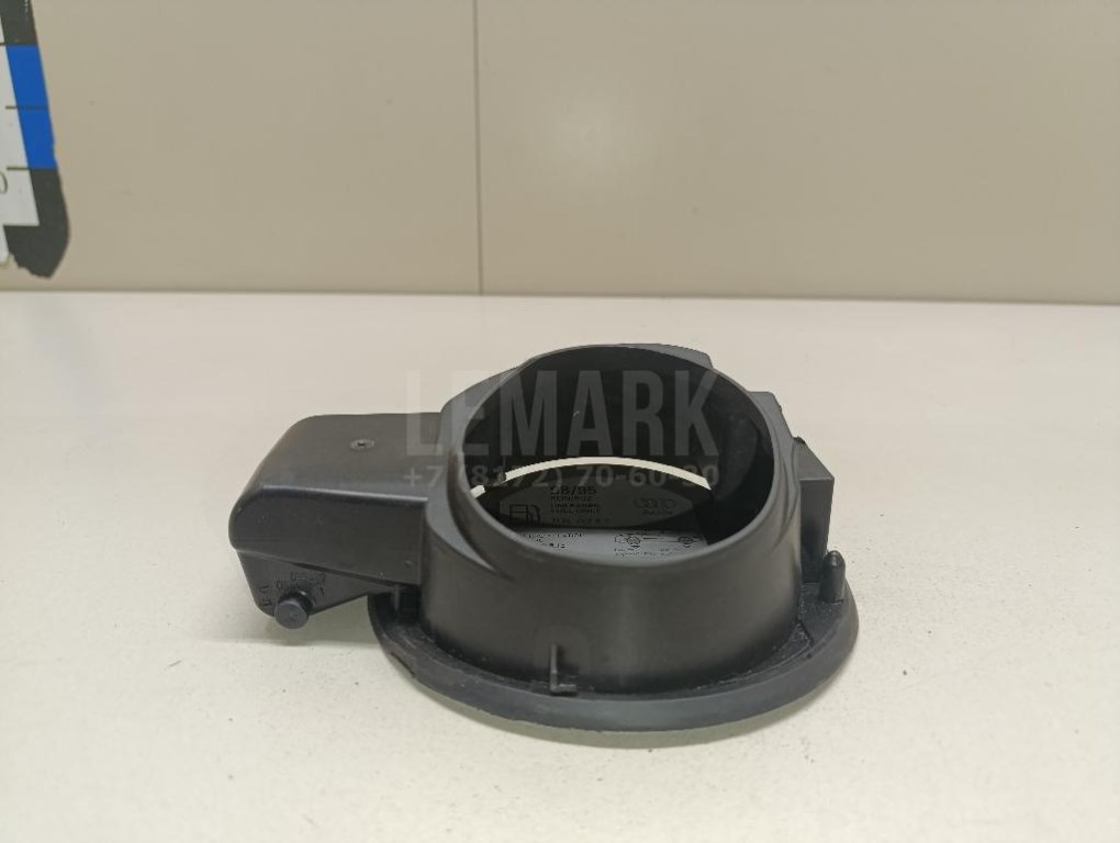 Ниша лючка бензобака