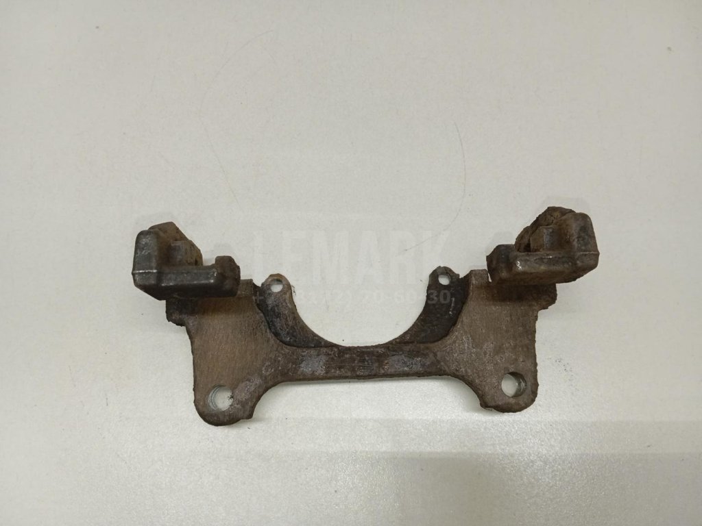 Скоба суппорта переднего