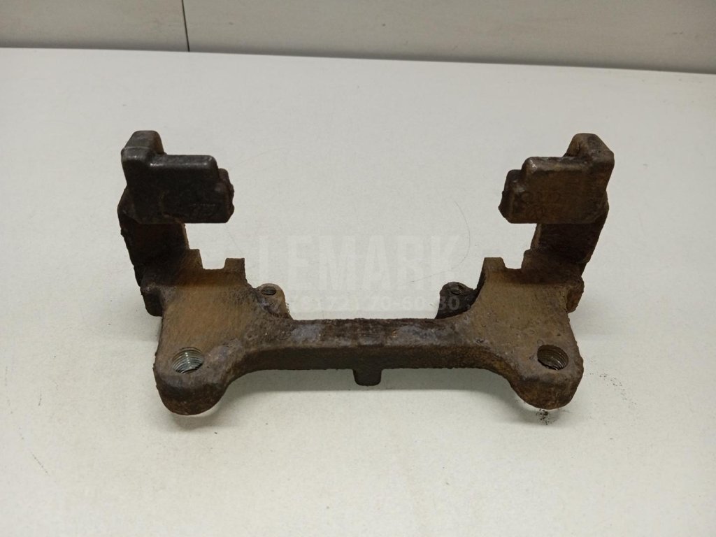 Скоба суппорта переднего