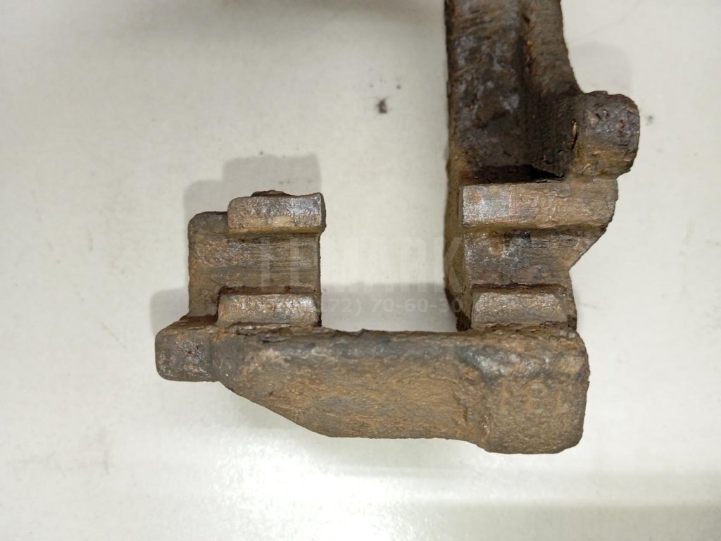 Скоба суппорта переднего