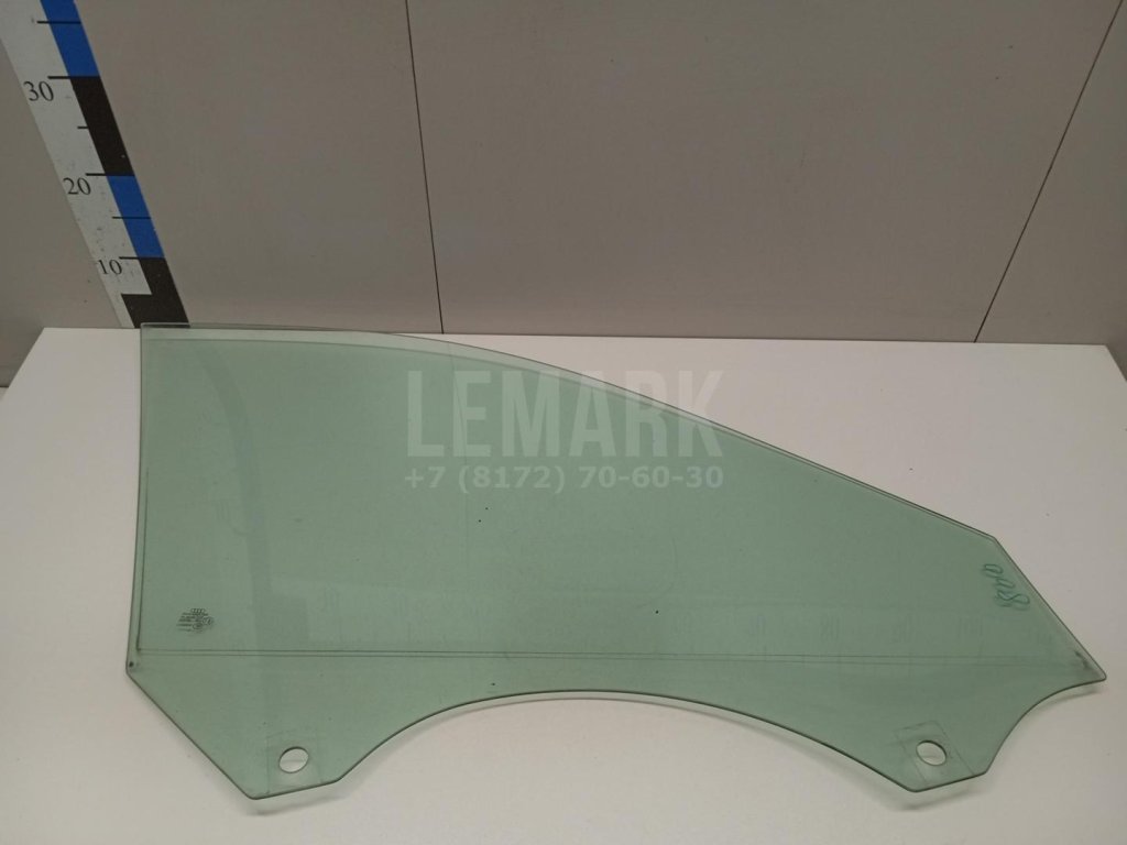 Стекло двери передней левой