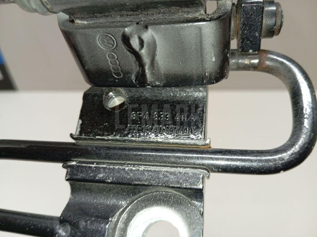 Петля двери задней левой нижняя