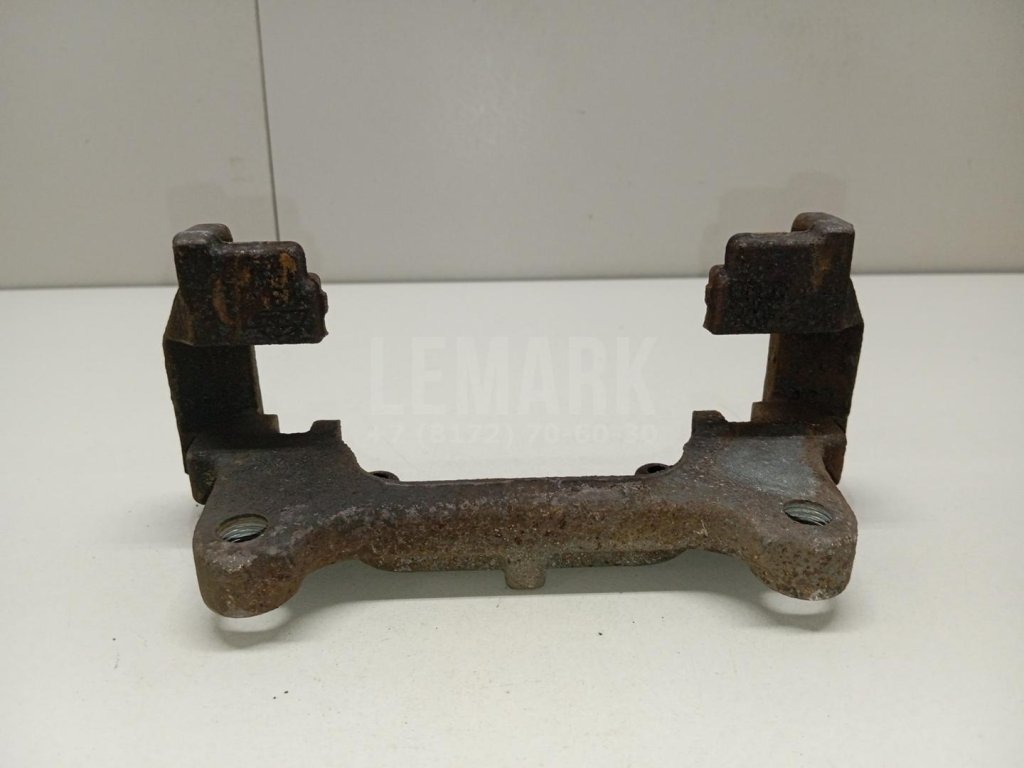 Скоба суппорта переднего