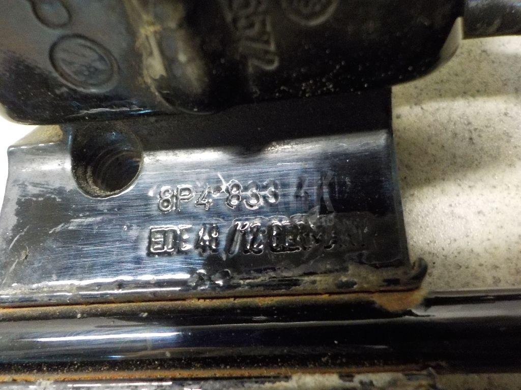 Петля двери задней левой нижняя