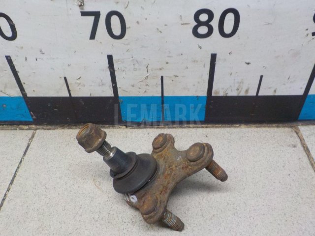 Опора шаровая правая передней подвески