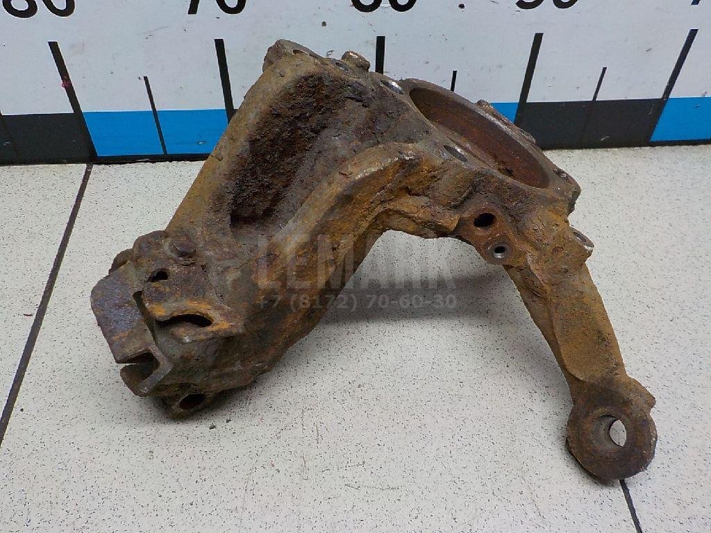 Кулак поворотный передний правый