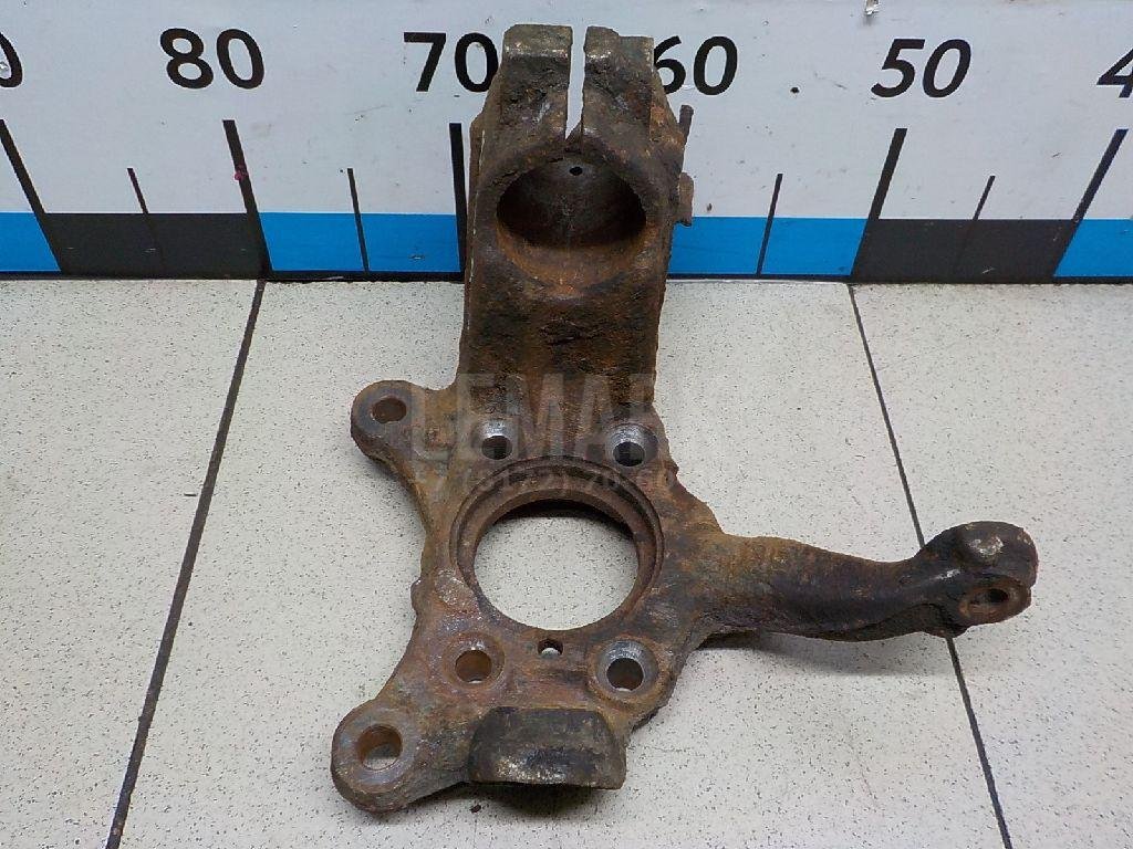 Кулак поворотный передний правый