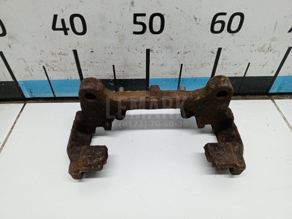 Скоба суппорта переднего