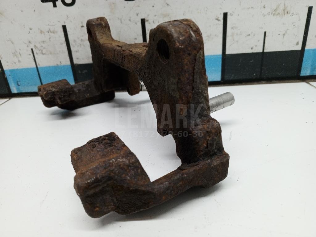 Скоба суппорта переднего