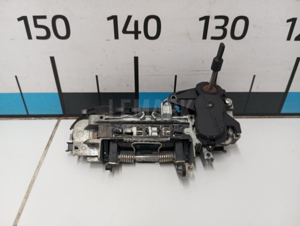 Ручка двери передней наружная левая