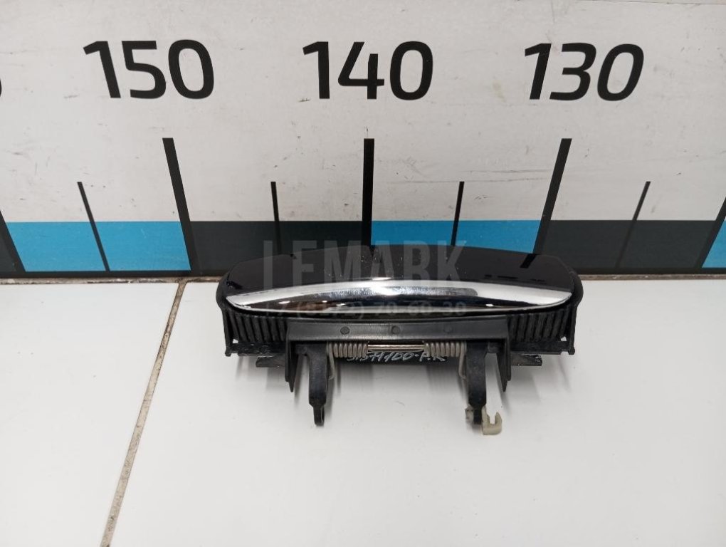 Ручка двери передней наружная правая