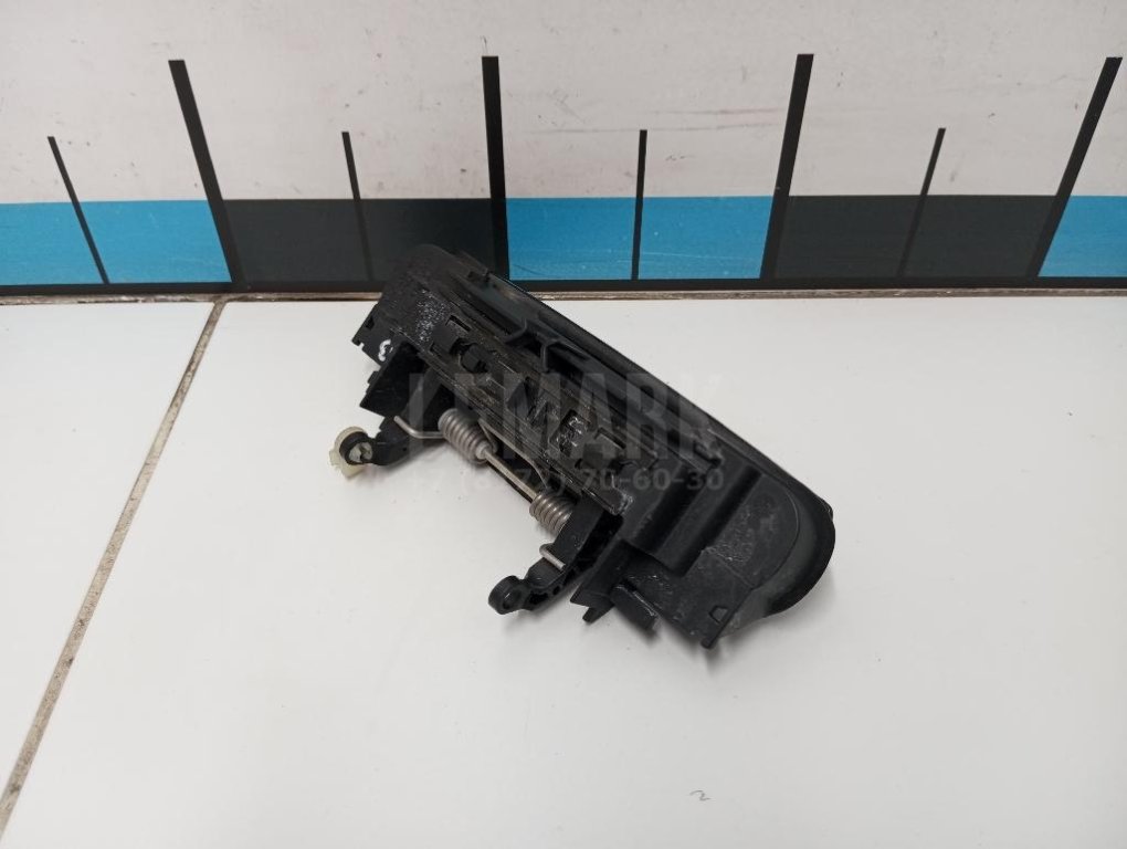 Ручка двери передней наружная правая