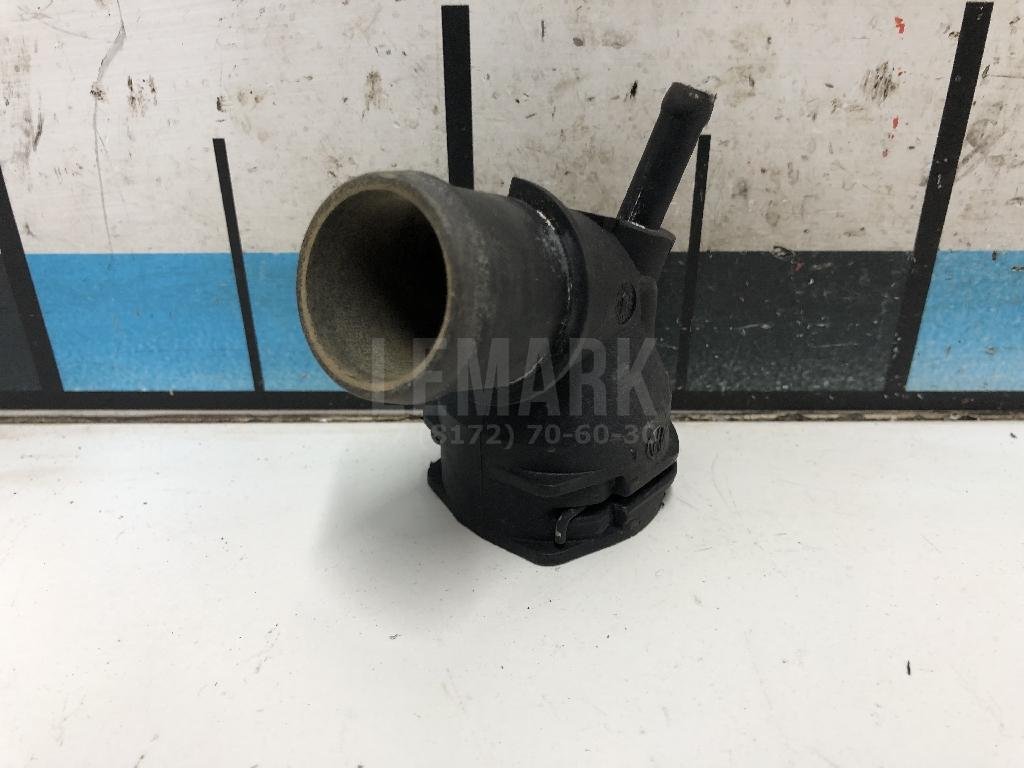 Фланец двигателя системы охлаждения