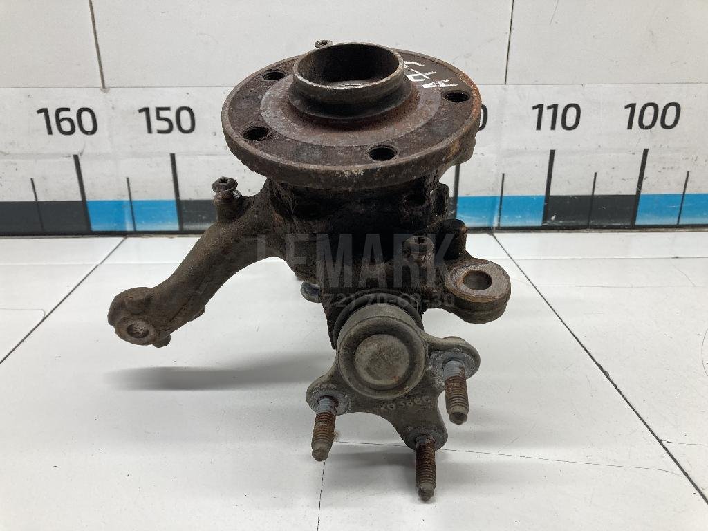 Кулак поворотный передний правый