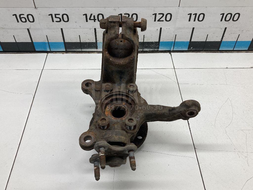 Кулак поворотный передний правый