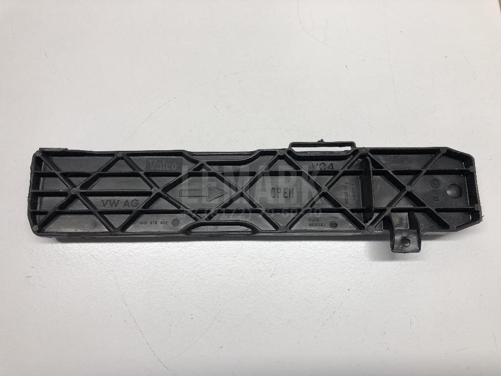 Крышка салонного фильтра