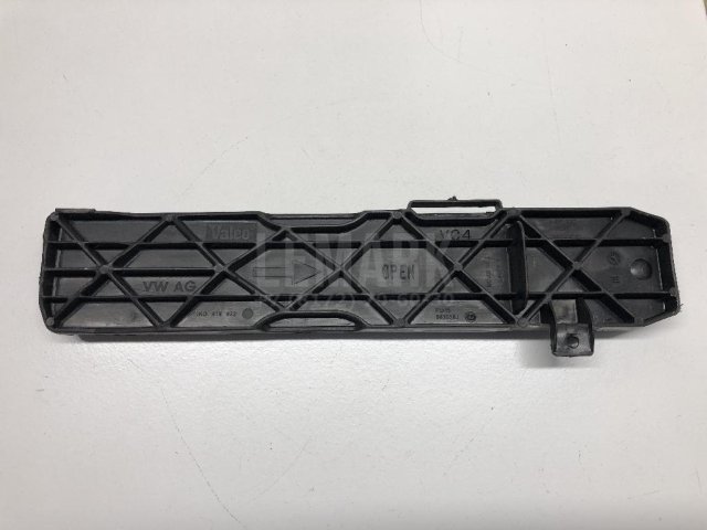 Крышка салонного фильтра