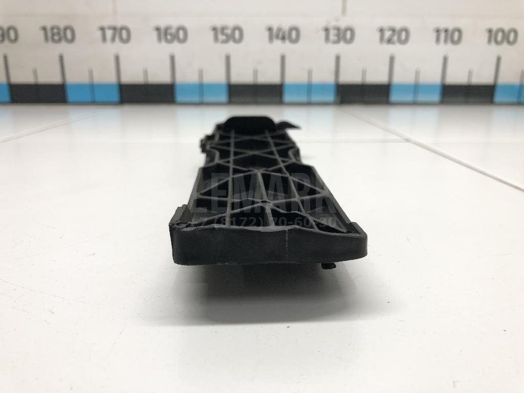 Крышка салонного фильтра