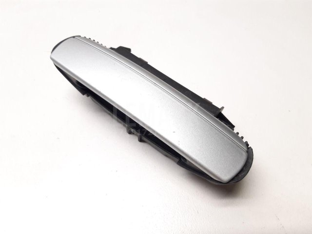 Ручка двери передней наружная правая