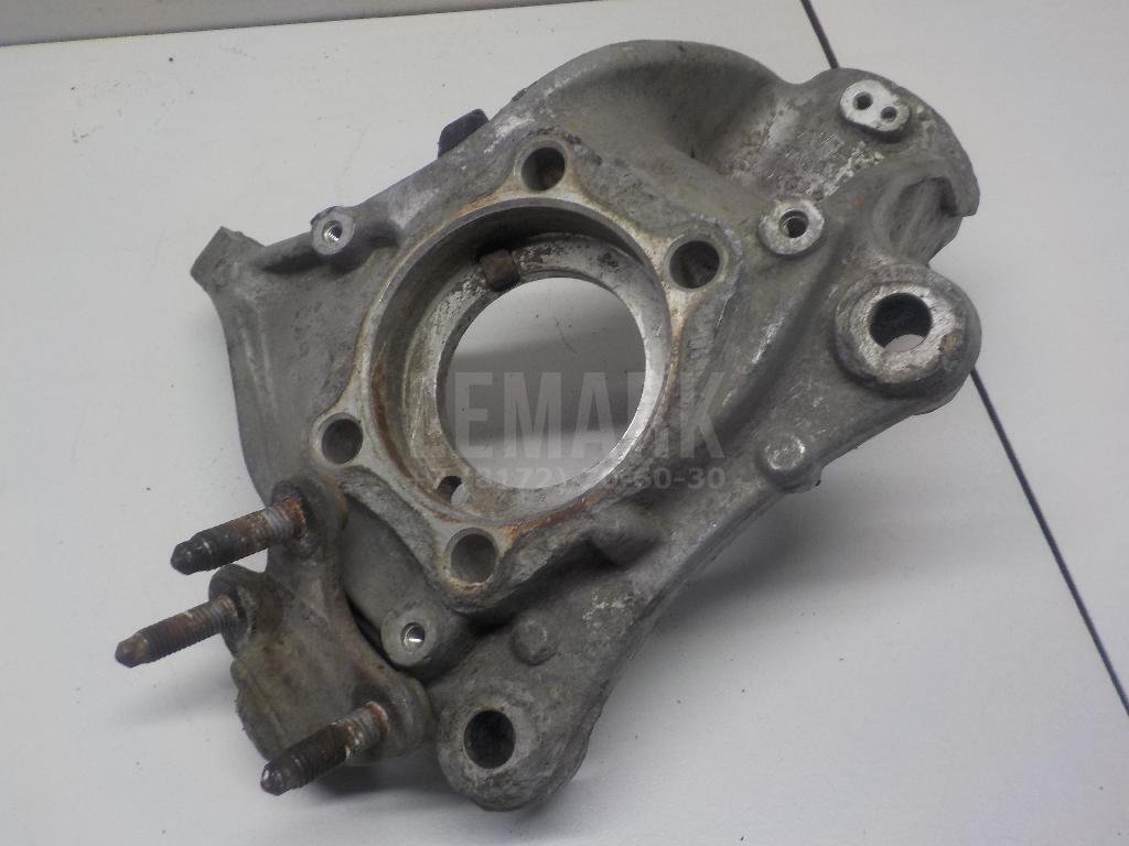 Кулак поворотный передний правый