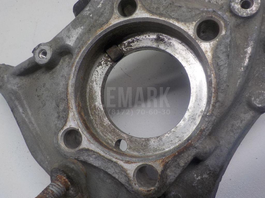 Кулак поворотный передний правый