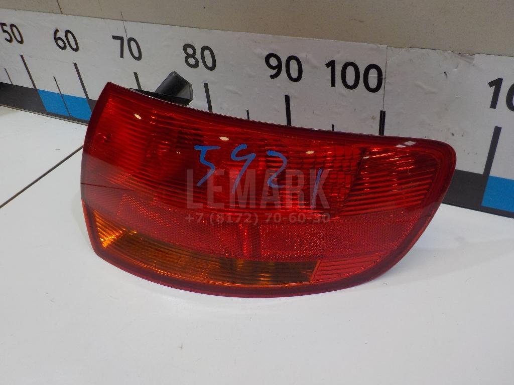 Фонарь задний наружный правый