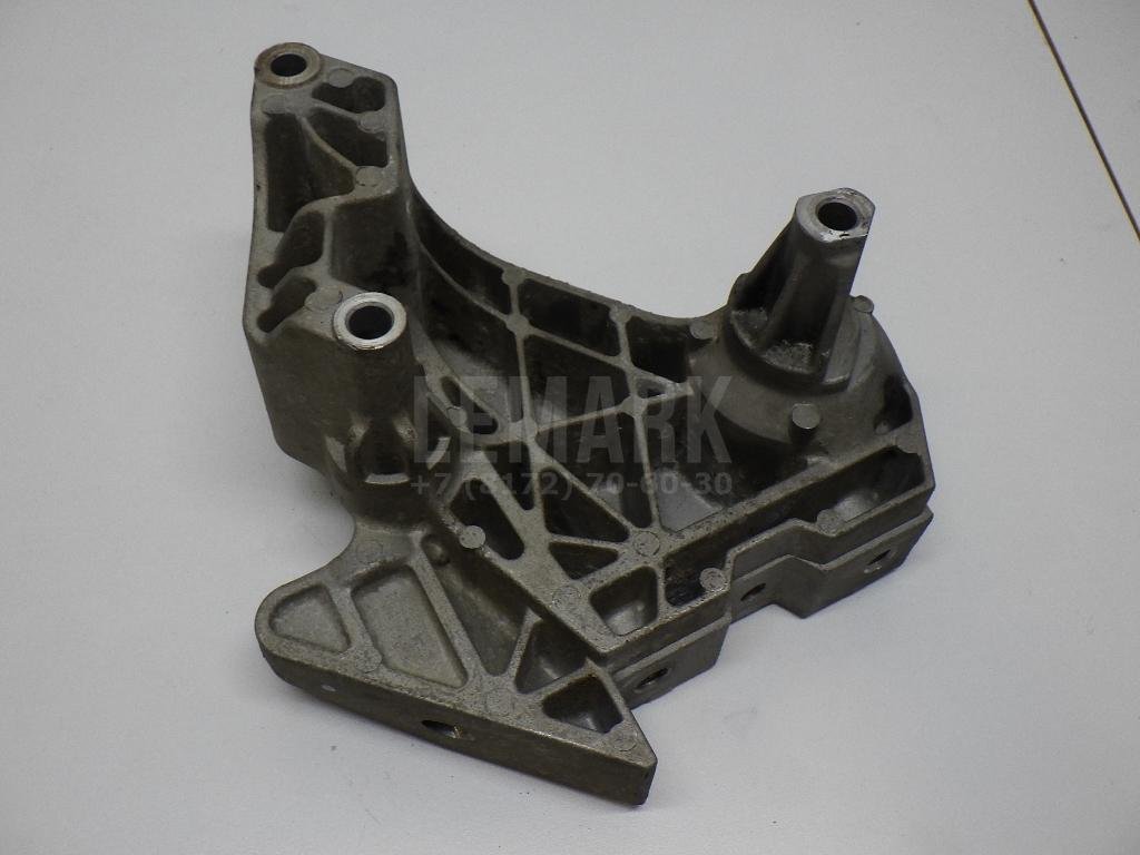 Кронштейн двигателя правый